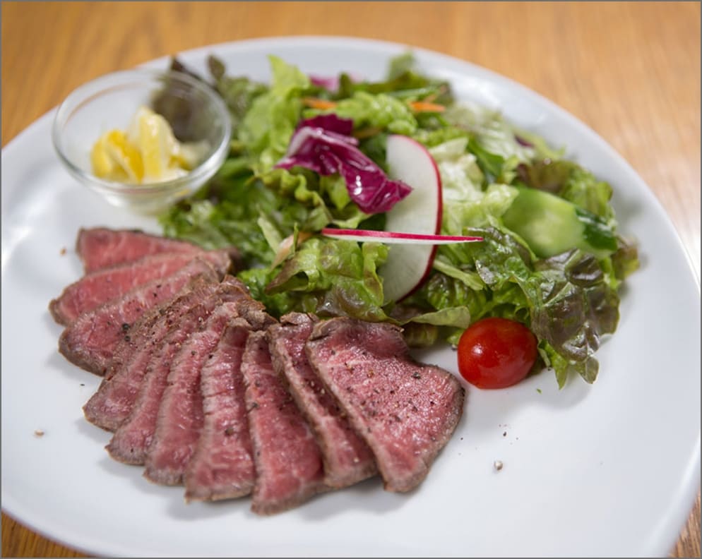 自家製塩レモンと越前塩で食べる国産牛のローストビーフ｜ナチュラルキッチン SAL（サール）