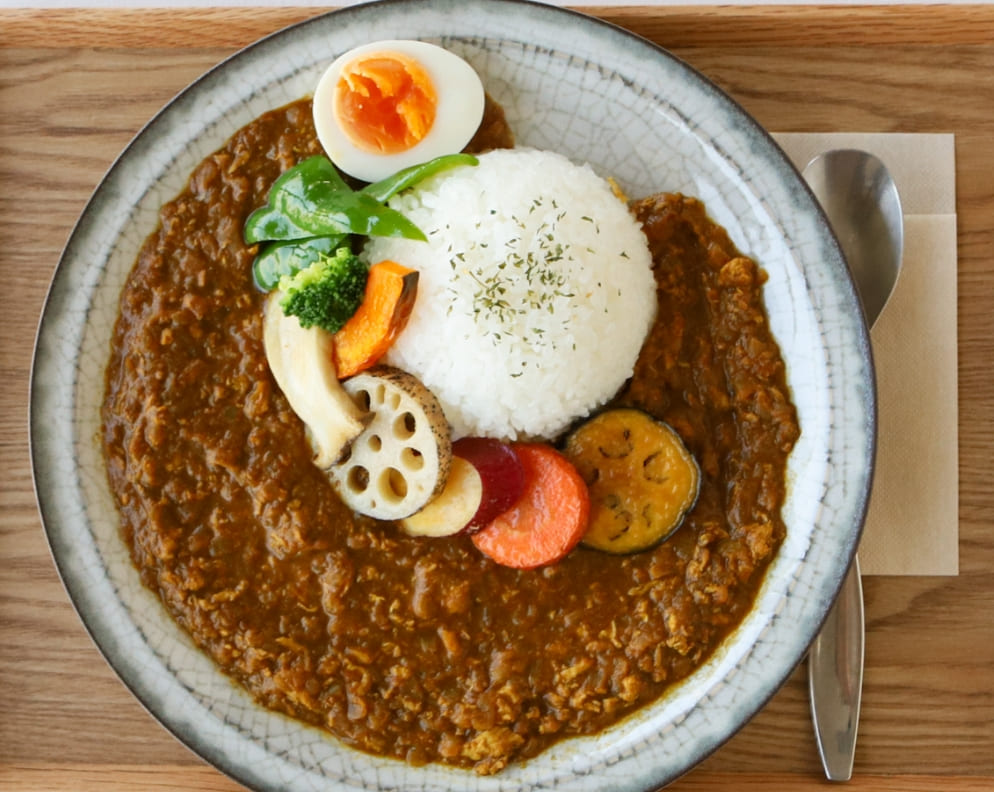 旬野菜のトマトチキンカレー｜ナチュラルキッチン SAL（サール）